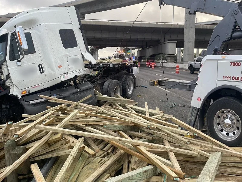 I-35 Highway Heavy Towing
