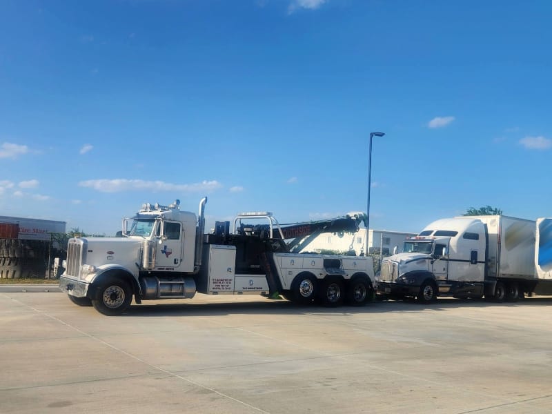 I-35 semi recovery