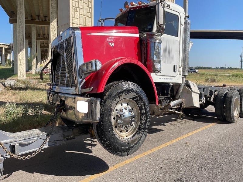 I-35 semi towing